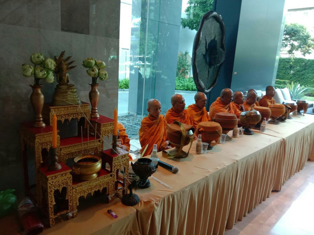 ภาพบรรยากาศการทำบุญตักบาตร Guardian Property Management